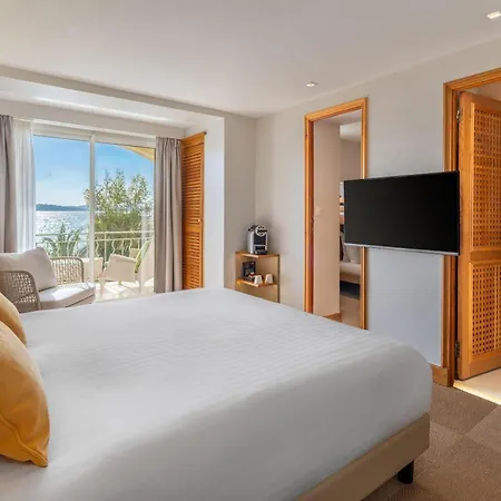 فندق Western Premier Montfleuri