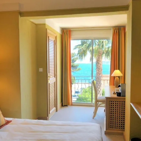 Western Premier Montfleuri Hotel 4*
