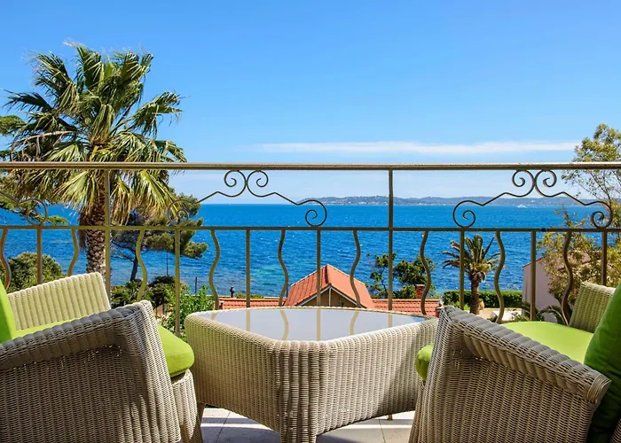 Western Premier Montfleuri Hotel 4*