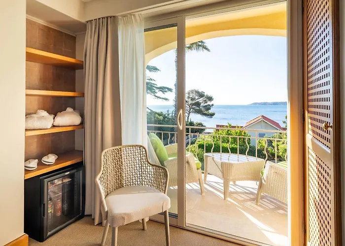 מלון Western Premier Montfleuri 4*