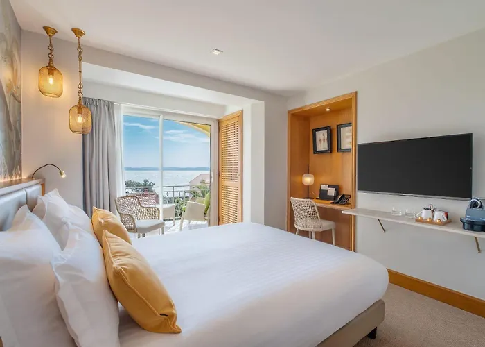 Western Premier Montfleuri سانت ماكسيم