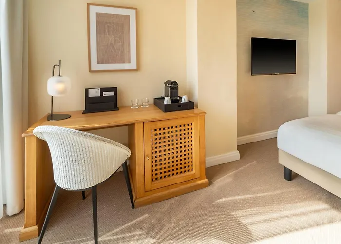 Western Premier Montfleuri فندق سانت ماكسيم